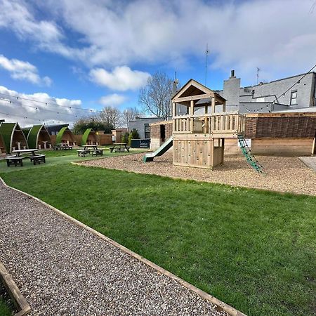 Black Bull Retreat, Barmston With Private Hot Tubs Driffield 外观 照片